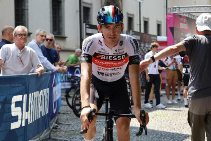 Ciclismo, Giacomo Villa entra nel mondo dei professionisti: accordo con la Bingoal Wb