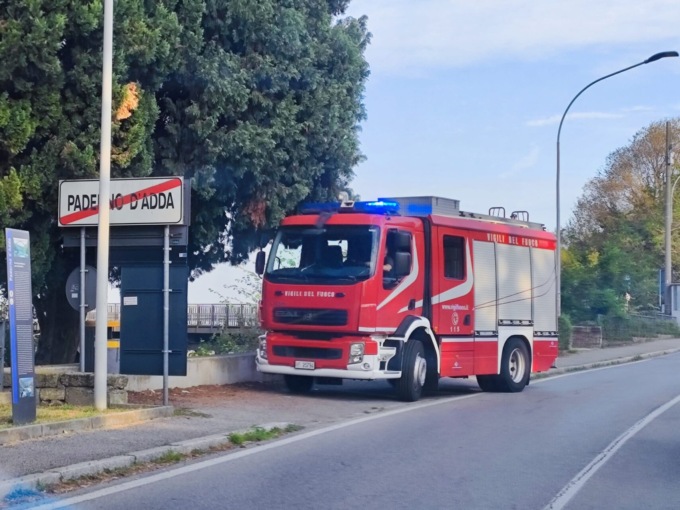 Tragedia al ponte di Paderno, giovane si lancia nel vuoto