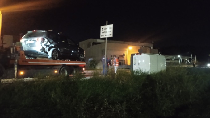 Incidente stradale, un’auto ribaltata