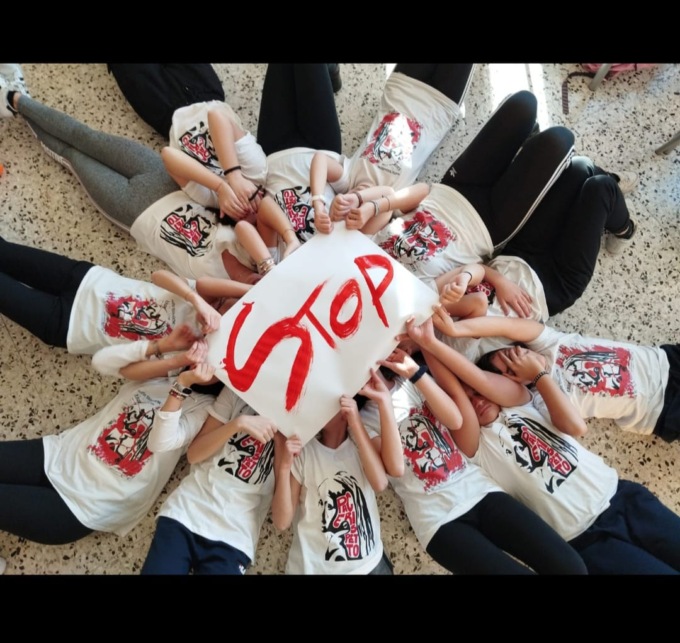 A Cisano vendita di magliette contro la violenza sulle donne