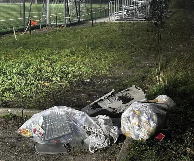 Rifiuti abbandonati: beccato e sanzionato il responsabile