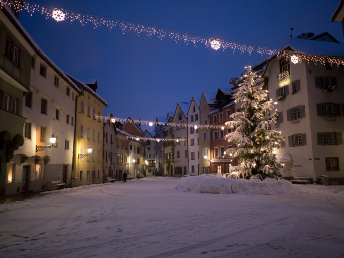 Esplorando il fascino natalizio di Coira: mercatini, storia e attrazioni