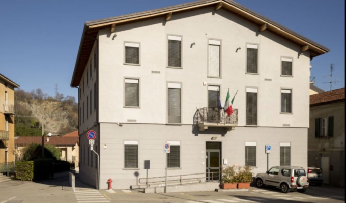 La scuola secondaria di Airuno resiste un altro anno