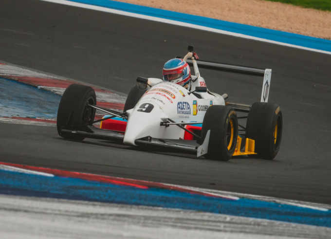 Motori, il robbiatese Matteo Aralla è campione italiano assoluto di auto storiche