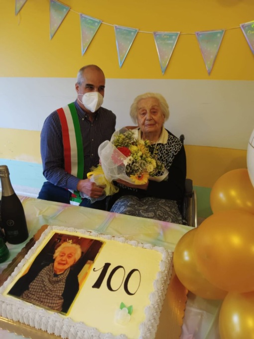 Compie 100 anni, tutto il paese festeggia Maliscic Desanka