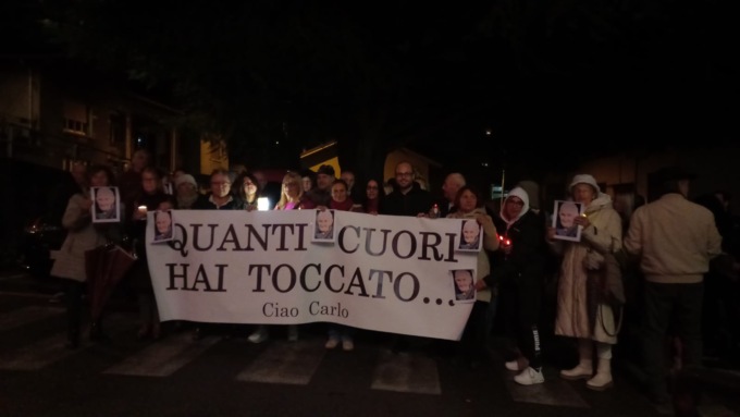 Fiaccolata per Carlo Gilardi lungo le vie del paese