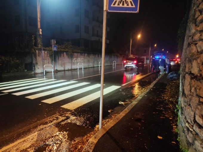 Anziana investita da un’auto lungo la statale, soccorsa in codice rosso