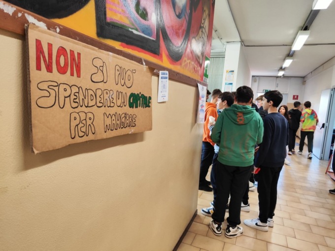 Prezzi troppo cari al bar, gli studenti fanno sciopero