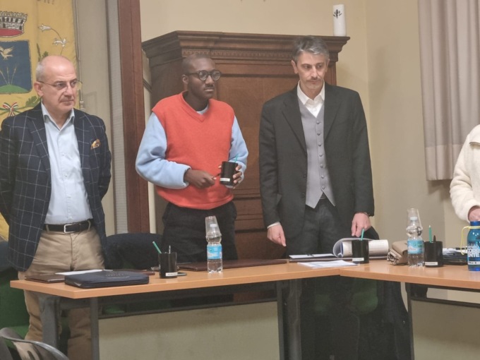 A Sirtori un minuto di rumore per Giulia Cecchettin VIDEO