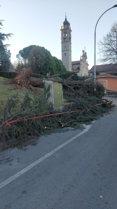 Vento forte, danni nel Meratese e Casatese