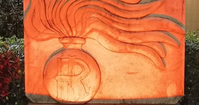 Il Comando dei Carabinieri di Merate si tinge di arancione contro la violenza sulle donne