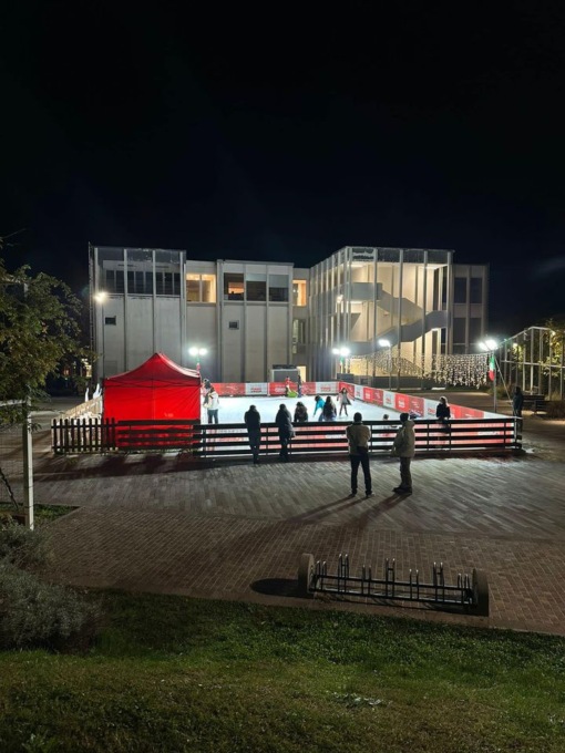 Pista di pattinaggio sul ghiaccio a Merate, a giorni l’inaugurazione