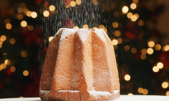 Compra pandori e li vende come “artigianali, di produzione propria”: pasticcere bergamasco denunciato