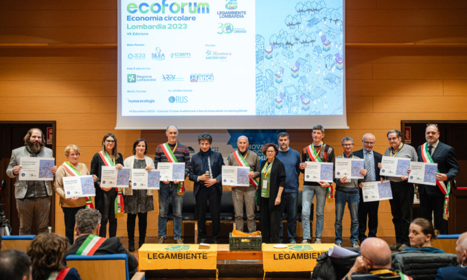 Effetto sacco rosso: Legambiente Lombardia premia 18 “Comuni ricicloni”