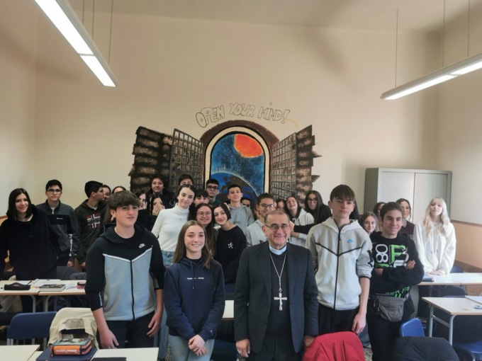 L’arcivescovo di Milano Mario Delpini in visita al Liceo Parini di Barzanò