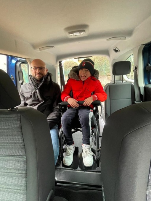 Un’auto per il piccolo Gabri, affetto da una leucodistrofia rara