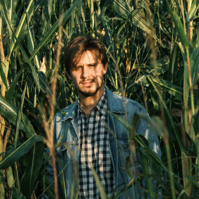 LeNovelle di Samuele Pecora, artista libero che parla di Merate