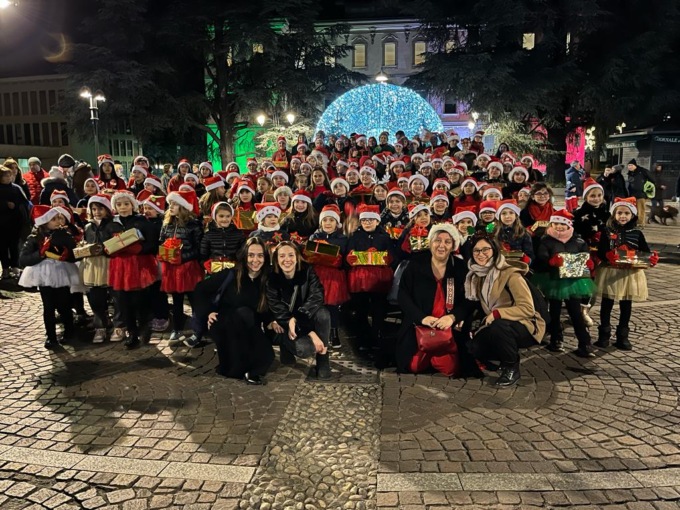 Christmas dancing, flash mob danzante nel cuore di Merate