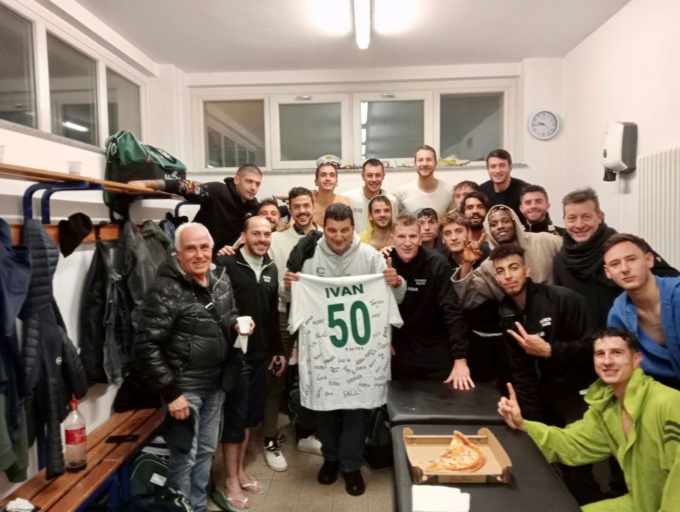 Una serata speciale in casa Calusco: festa a sorpresa per il tifoso Ivan FOTO