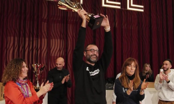 Il barman Andrea Villa trionfa ai Campionati italiani di caffetteria