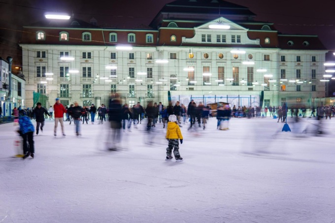 Merate, la pista di pattinaggio rimarrà aperta fino al 14 gennaio