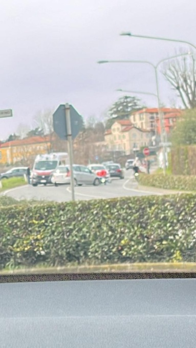 Scontro auto-moto: soccorsi mobilitati in codice rosso