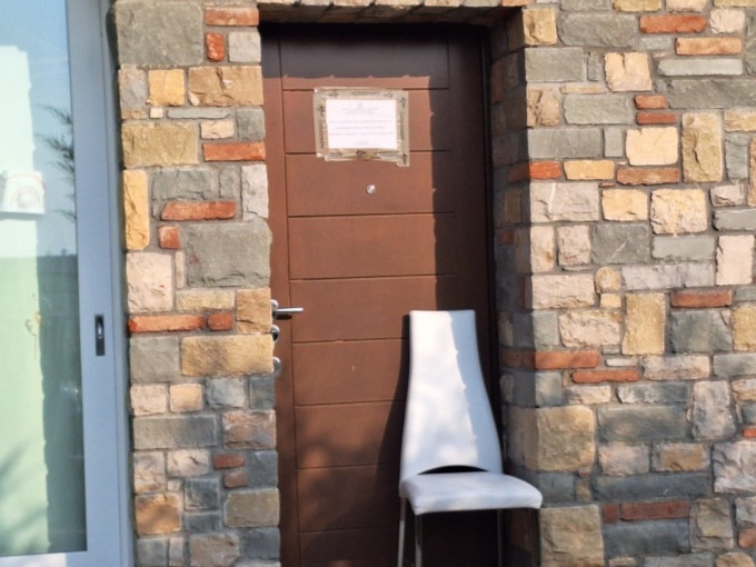 Tragedia in Bergamasca: uccide il marito a coltellate