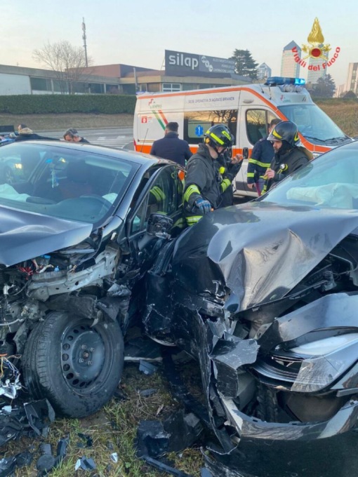 Incidente violento, due ragazze in ospedale
