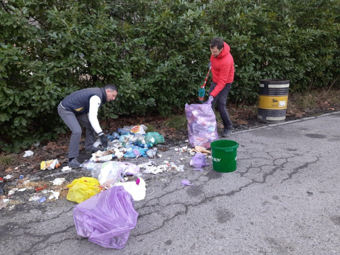 I volontari di Plastic Free ripuliscono Brivio e Airuno