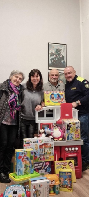 Giocattoli solidali per l’associazione L’Altra Metà del Cielo di Merate