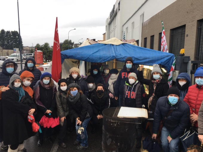 Donazione del circolo Arci La Lo.Co. al Collettivo di Fabbrica ex-GKN di Campi Bisenzio