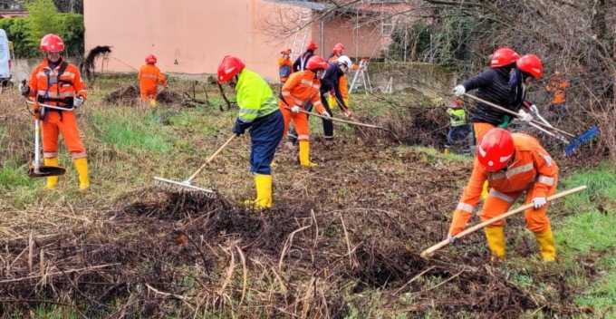 “Fiumi sicuri”, intervento della Protezione civile a Missaglia sul torrente Lavandaia