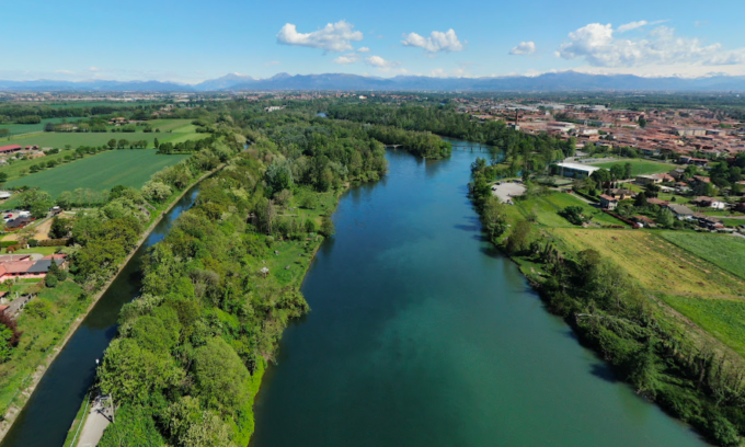 Per limitare i tuffi nell’Adda, la Polizia locale pattuglierà con gommone e a cavallo