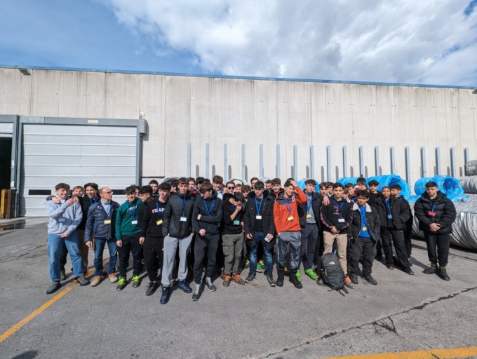 Studenti in visita alla Rodacciai per esplorare il mondo del lavoro