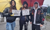 L'istituto Viganò cade a pezzi, gli studenti protestano FOTO e VIDEO