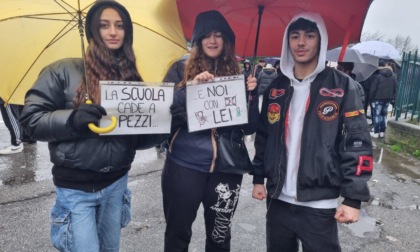 L’istituto Viganò cade a pezzi, gli studenti protestano FOTO e VIDEO