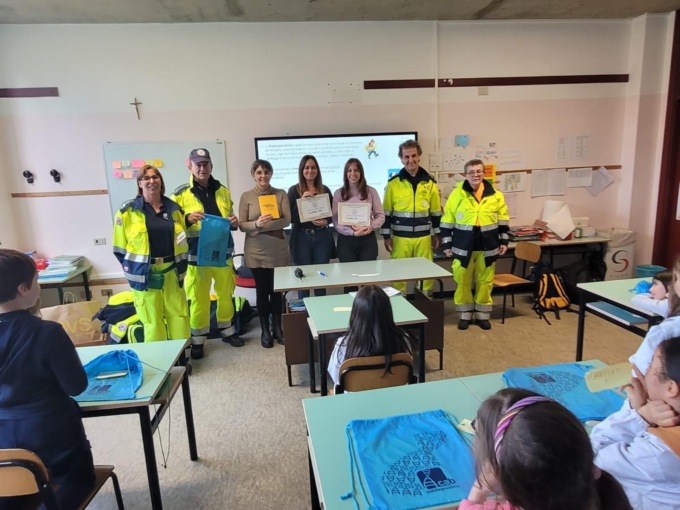 Due giorni con Protezione civile alla scuola primaria di Barzanò