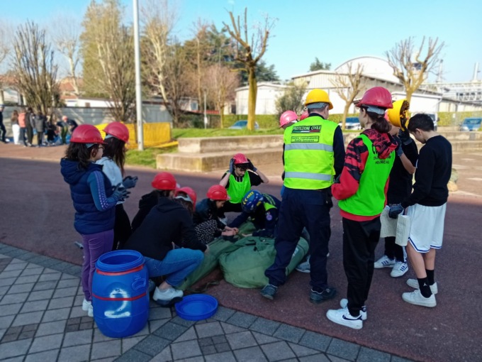 Protezione civile e studenti: successo per l’esercitazione congiunta