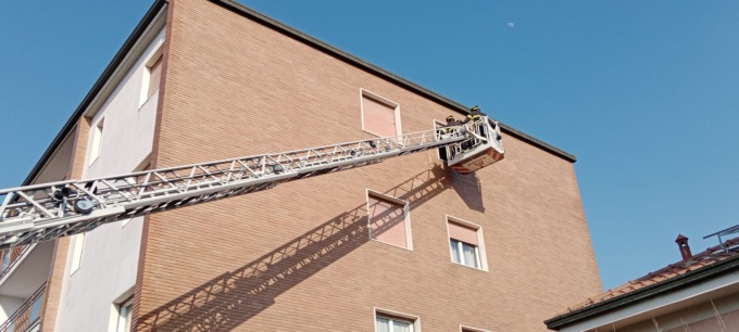 Bloccata in casa, intervengono i Vigili del fuoco