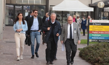 Guido Bertolaso in visita al Mandic: “Stiamo arruolando nuovo personale” FOTO E VIDEO