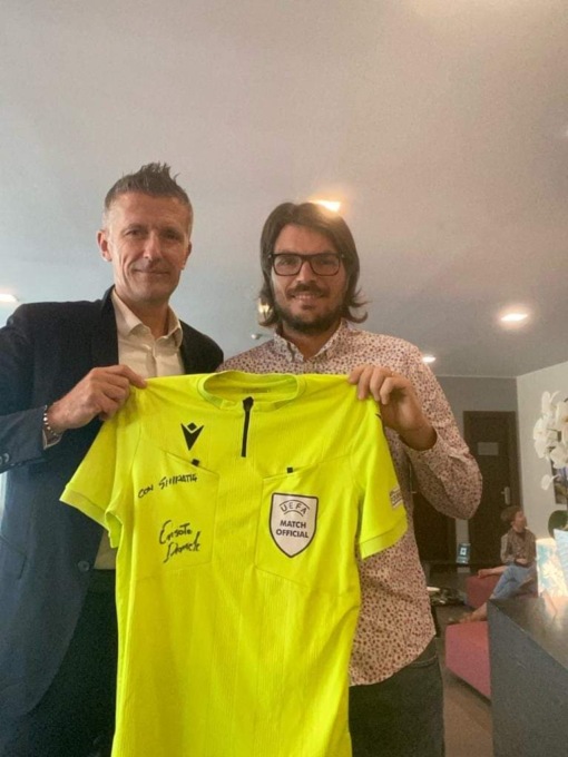 Raccolti ben 3.330 euro per i bambini malati grazie all’asta di magliette di arbitri e giocatori