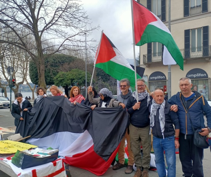 Stop al genocidio in Palestina, manifestazione in piazza Cermenati a Lecco
