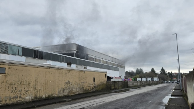 Incendio, Arpa rassicura: nessuna criticità nell’aria