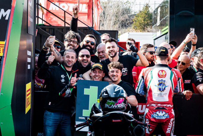 Motozoo, a Barcellona vittoria di Luke Power e rimonte super di Federico Caricasulo