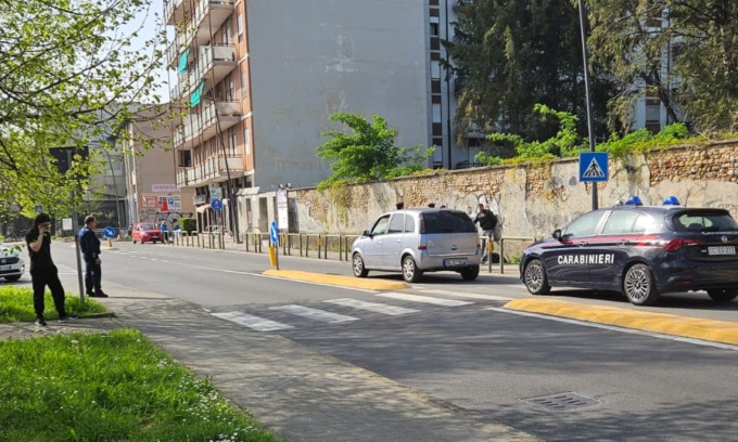 Investito mentre attraversa la strada, soccorso un 29enne