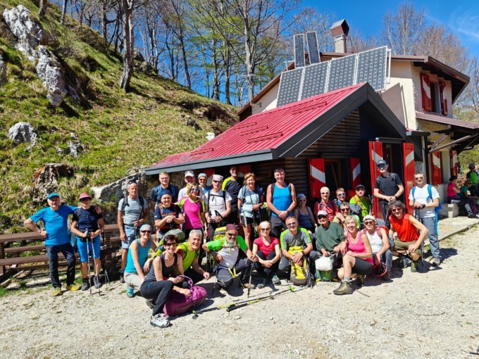 Il Cai Montevecchia sulla Cresta della Giumenta