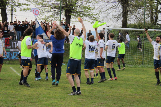 Estasi Barzanò, i ragazzi di mister Zaramella volano in Seconda!