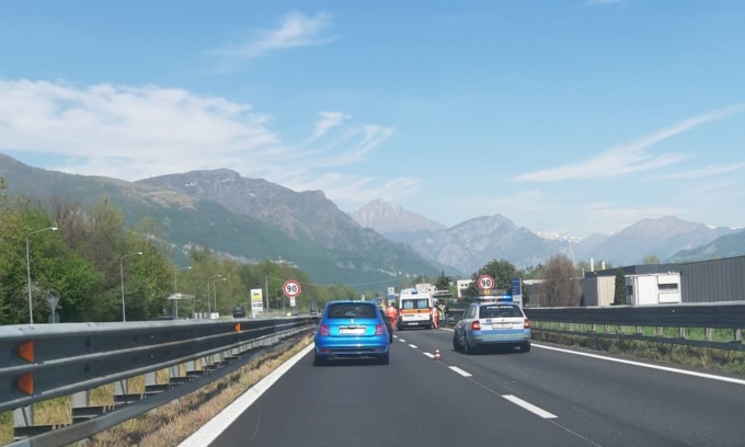 Incidente in moto sulla Statale 36: 36enne in condizioni serie