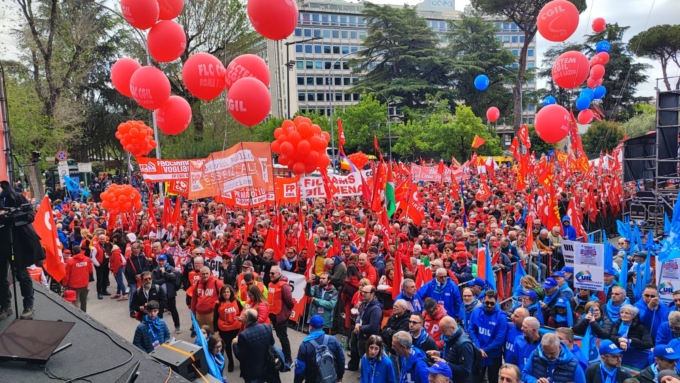 Cgil Lecco in piazza con la Uil per salute, sicurezza sul lavoro, salari e fisco