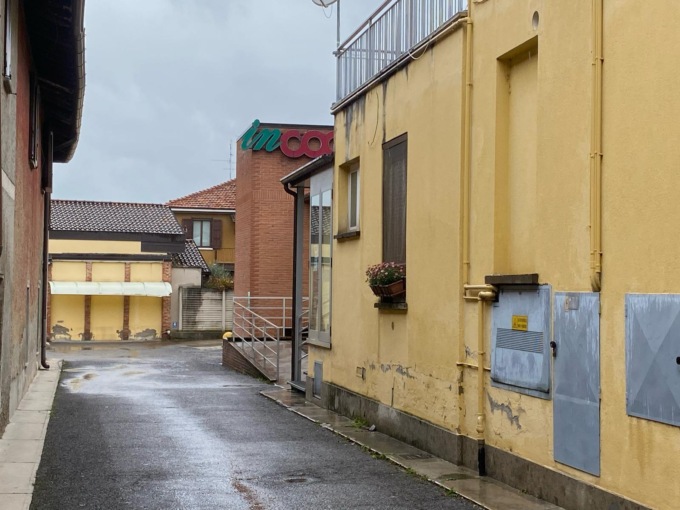 Rapina alla InCoop: minacciata la cassiera con un coltello